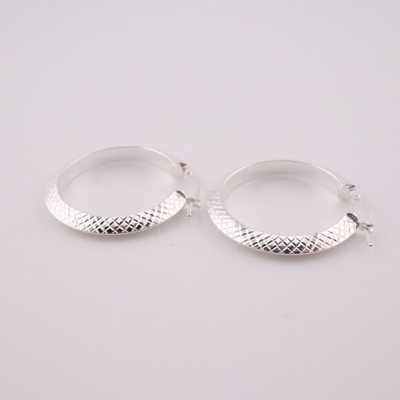 Elegant Women's Sterling Silver Textured Hoop Earrings w/ Hinged Snap Jewelry ** - Picture 6 of 10